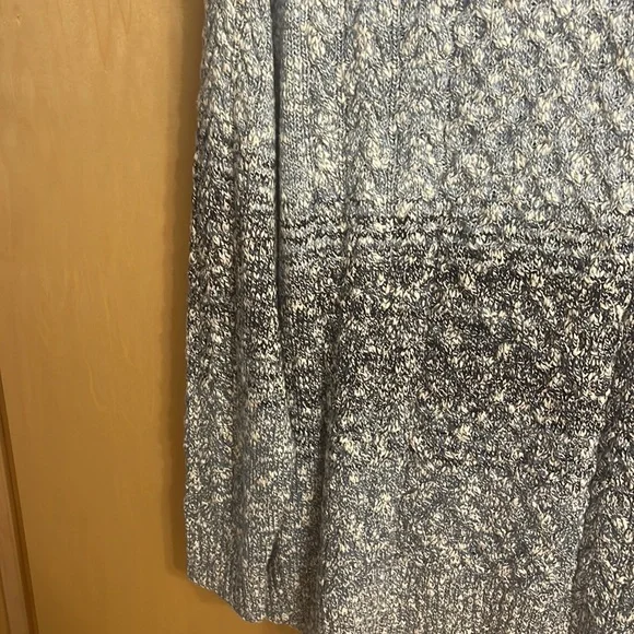 NWT LL Bean Sweater - Picture 3 of 4
